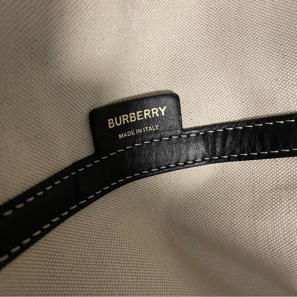 Burberry Graphite Beach Tote - Picture 7 of 9